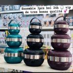 Trois ensembles de bols isothermes empilables en vert, noir et prune avec bandes argentées.