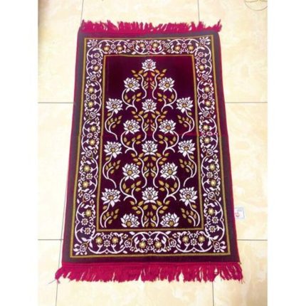 Tapis de prière en velours bordeaux avec motifs floraux et franges