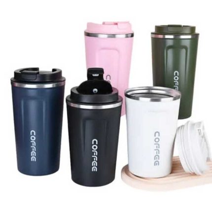 Sélection de mugs isothermes de différentes couleurs en acier inoxydable