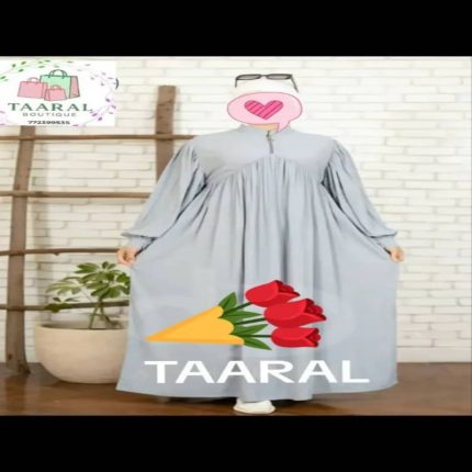 Robe longue abaya ample coupe papillon avec détails froncés sur la poitrine.