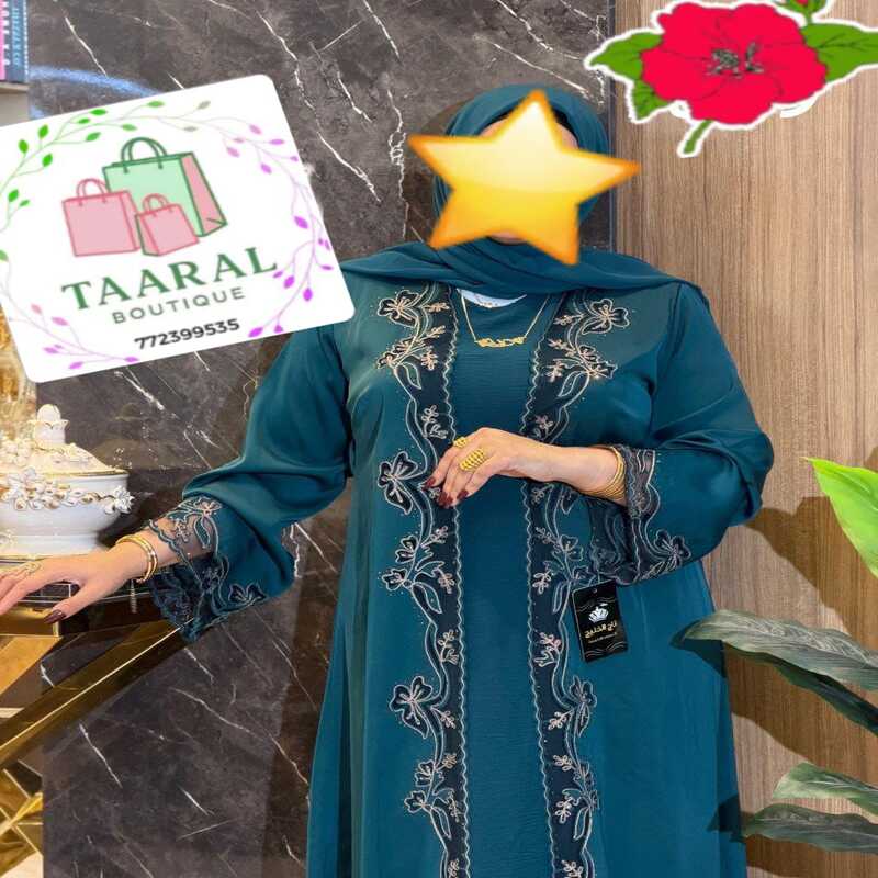abaya-egyptienne-2-en-1-brodee Robe longue abaya style égyptien 2-en-1 avec riches broderies sur l'avant et les poignets.