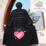 Robe Abaya Plissée avec Lignes Horizontales – Image 2