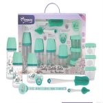Coffret complet de naissance de la marque Momeasy contenant des biberons de tailles différentes, des goupillons de nettoyage en silicone, des pots de conservation, une sucette et une attache-sucette.