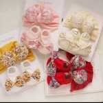 Ensemble Bonnet Turban et Chaussettes ou Chaussons Bébé – Image 4