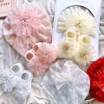 Ensemble Bonnet Turban et Chaussettes ou Chaussons Bébé – Image 10