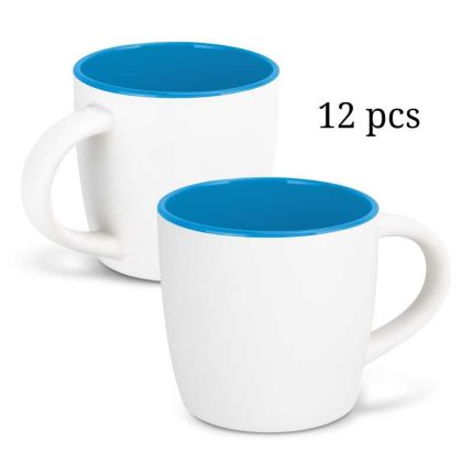 Service de tasses à café et thé en céramique pour le petit-déjeuner.