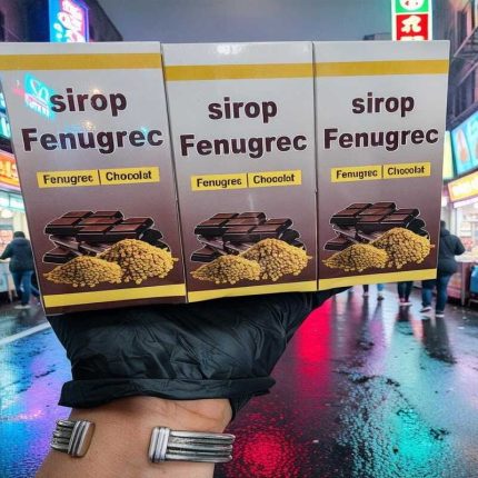 Trois boîtes de sirop de fénugrec aromatisé au chocolat pour stimuler l'appétit.