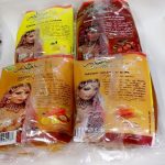 Sachet de savon beldi traditionnel au miel de la marque Soltana pour le gommage du corps.