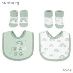 ensemble-2-bavoirs-2-paires-chaussettes-bebe